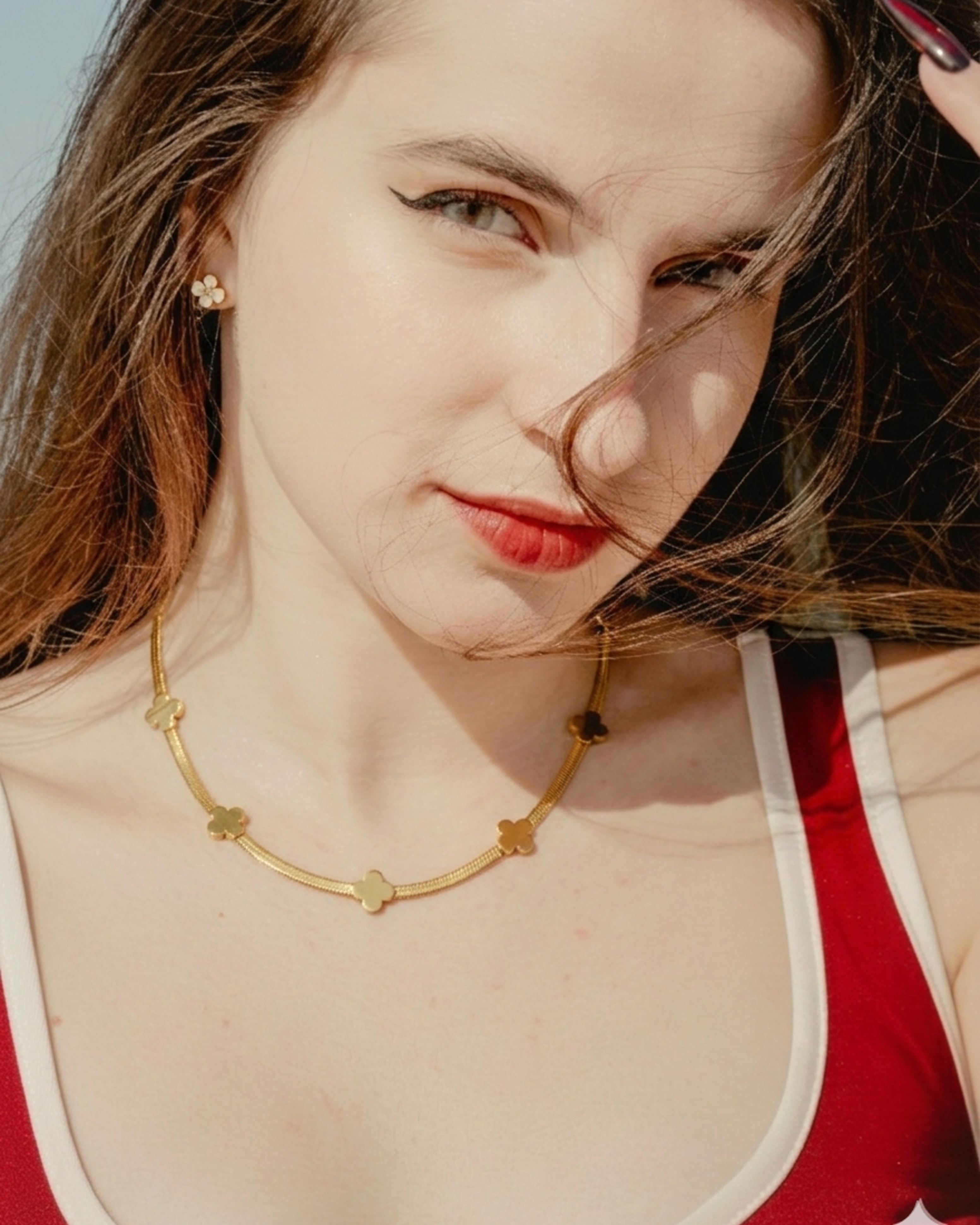 Golden Clover Serpentine Necklace