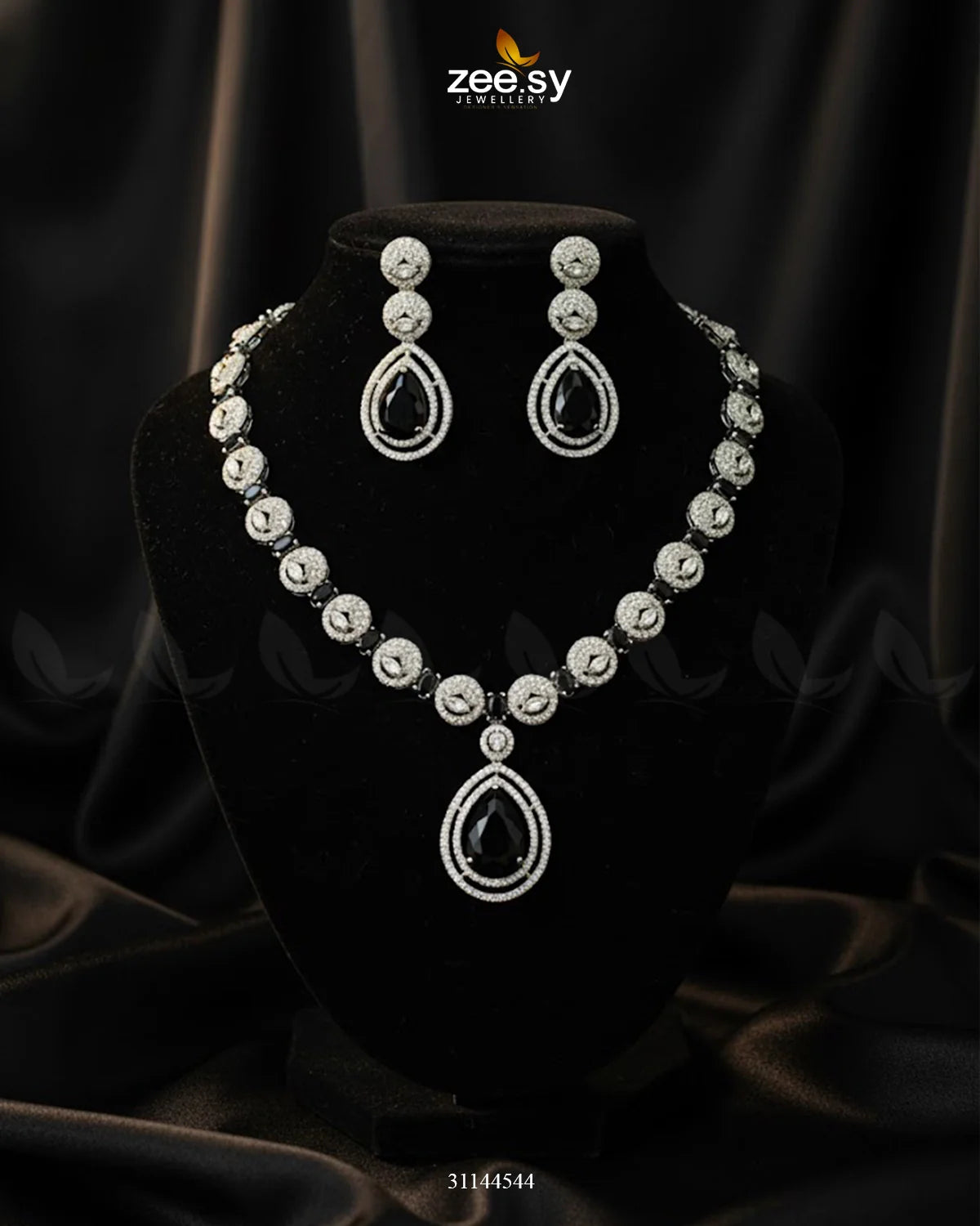 Elegant Heart Cluster Necklace Set