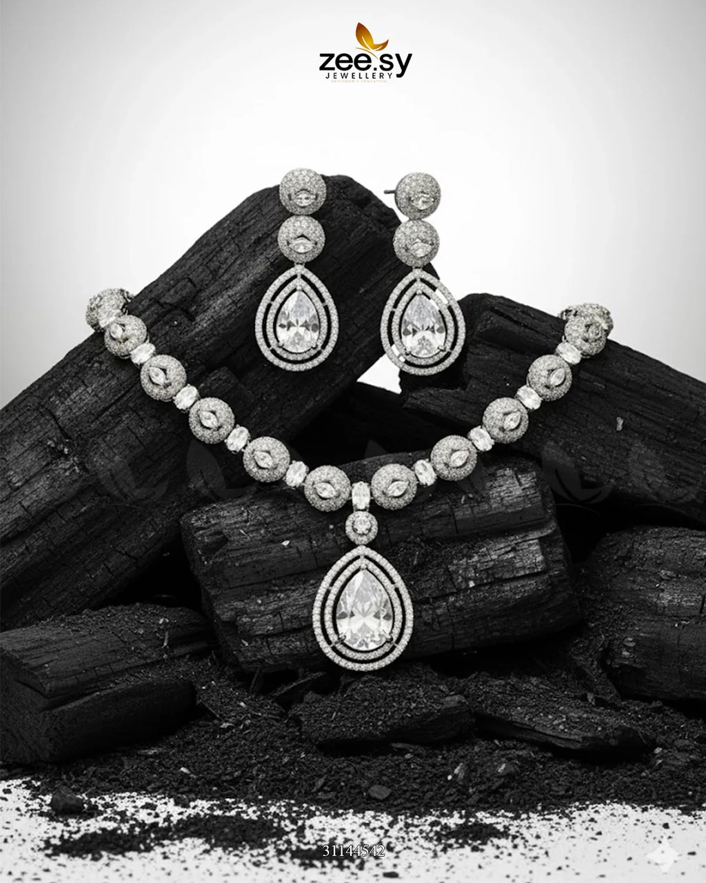 Elegant Heart Cluster Necklace Set