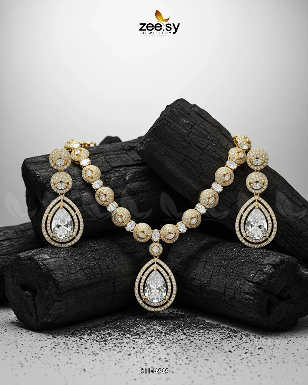 Elegant Heart Cluster Necklace Set