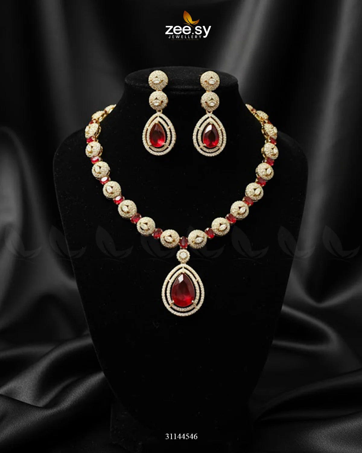 Elegant Heart Cluster Necklace Set