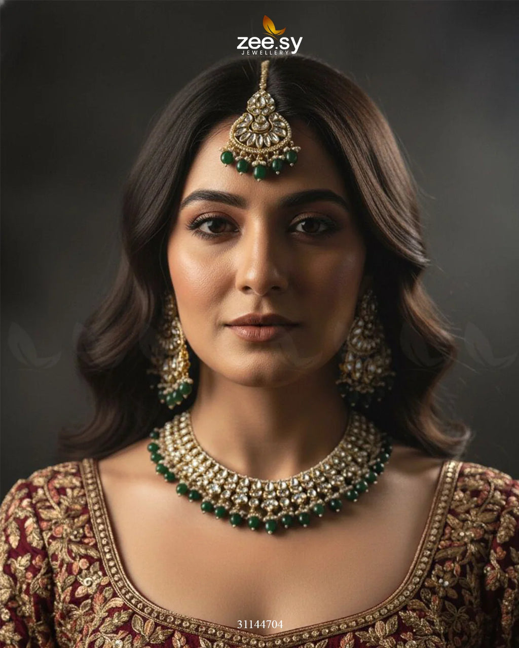 Eminet Braod Gilded Necklace Set