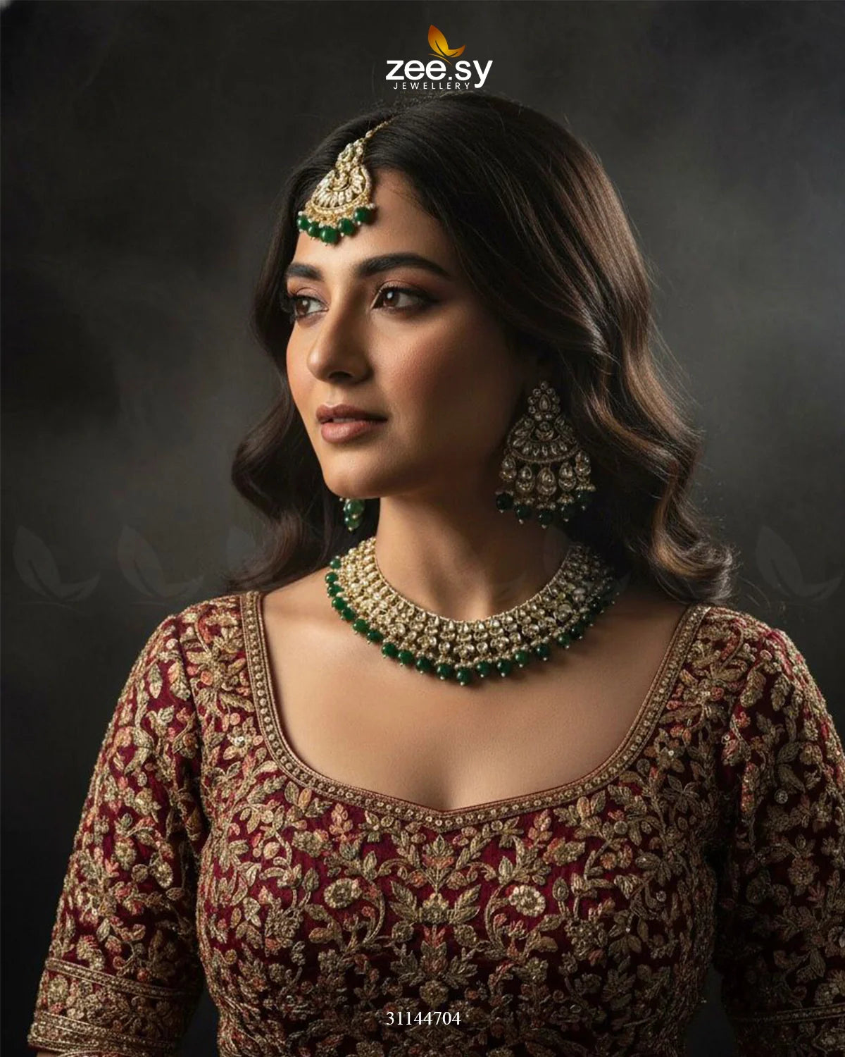 Eminet Braod Gilded Necklace Set