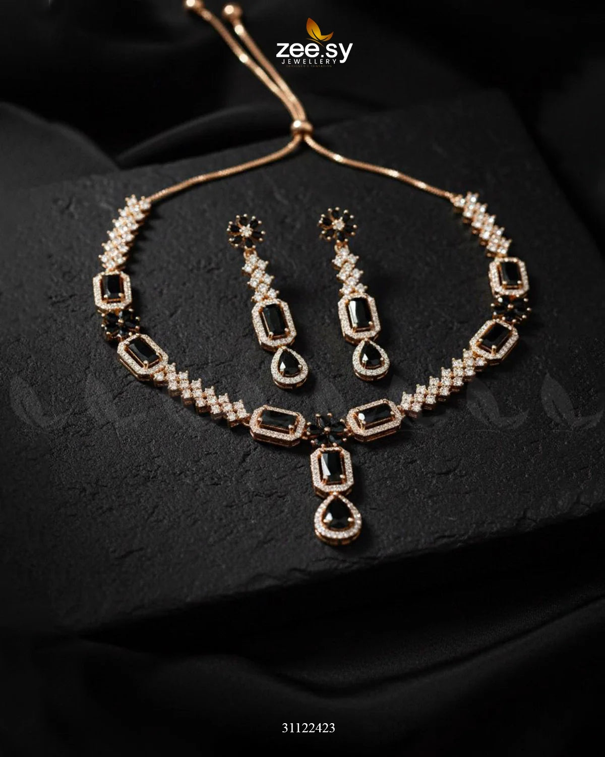 Destiny's Grand Oval Necklace Set