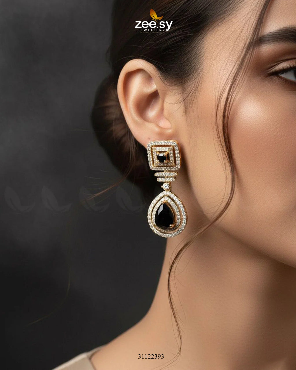 Kavita Art Oval Crystal Necklace Set