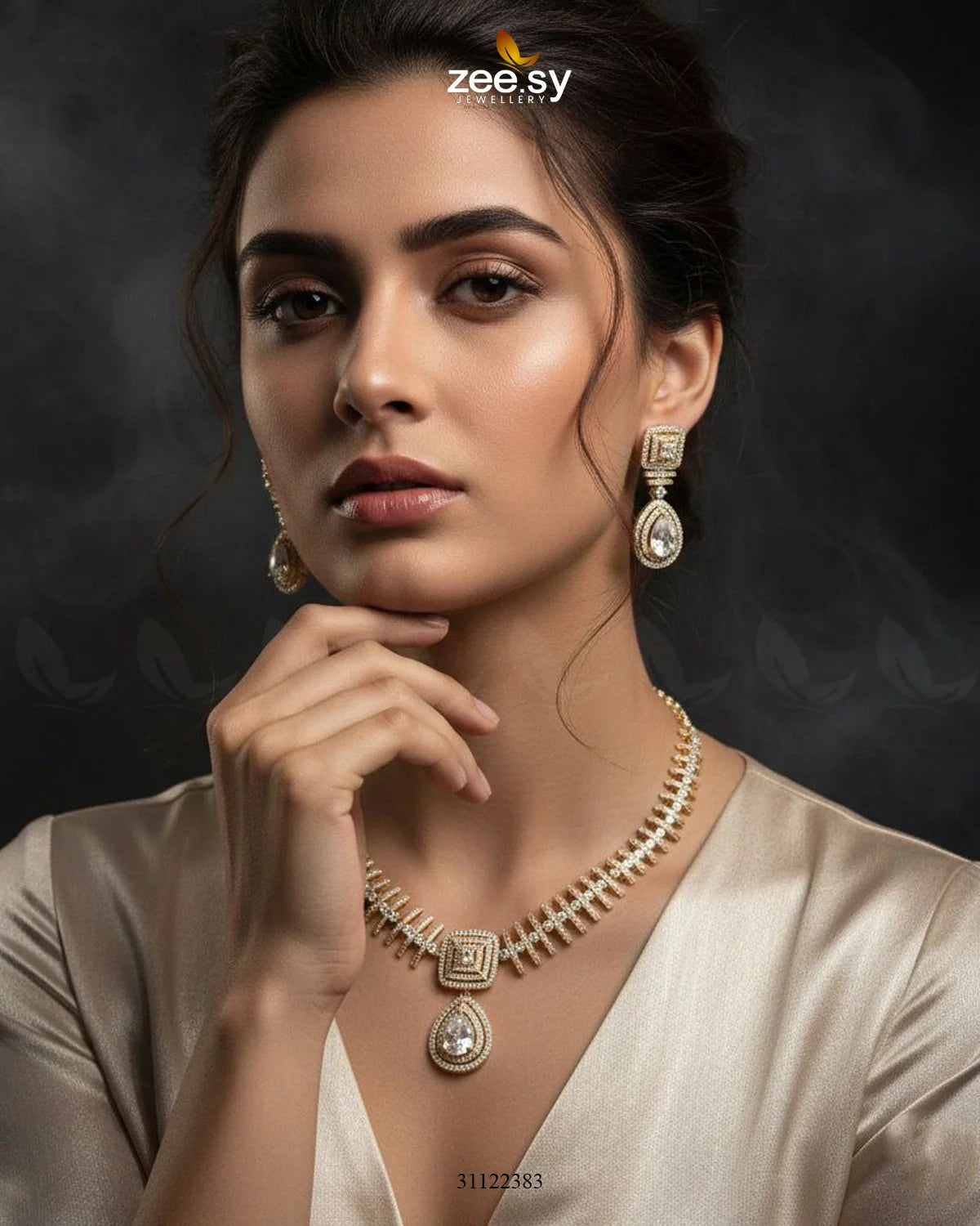 Kavita Art Oval Crystal Necklace Set