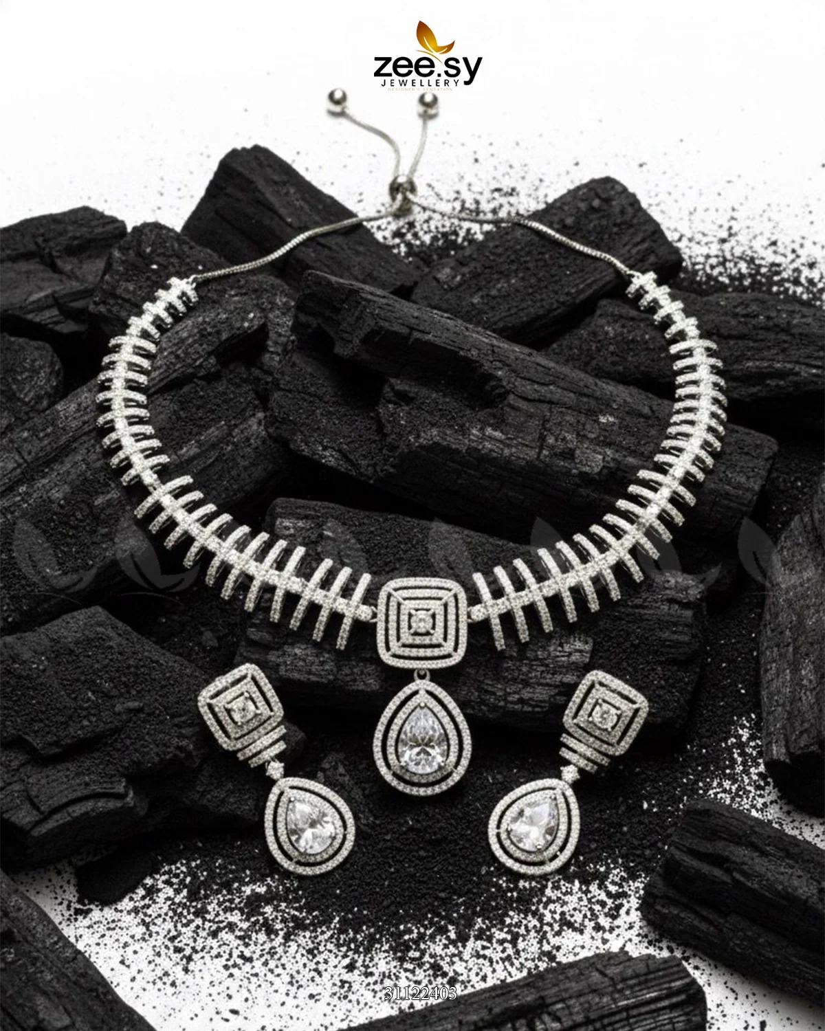 Kavita Art Oval Crystal Necklace Set