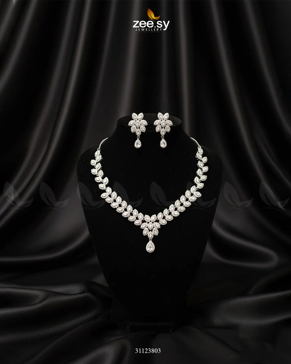 Rich Heritage Stream Necklace Set