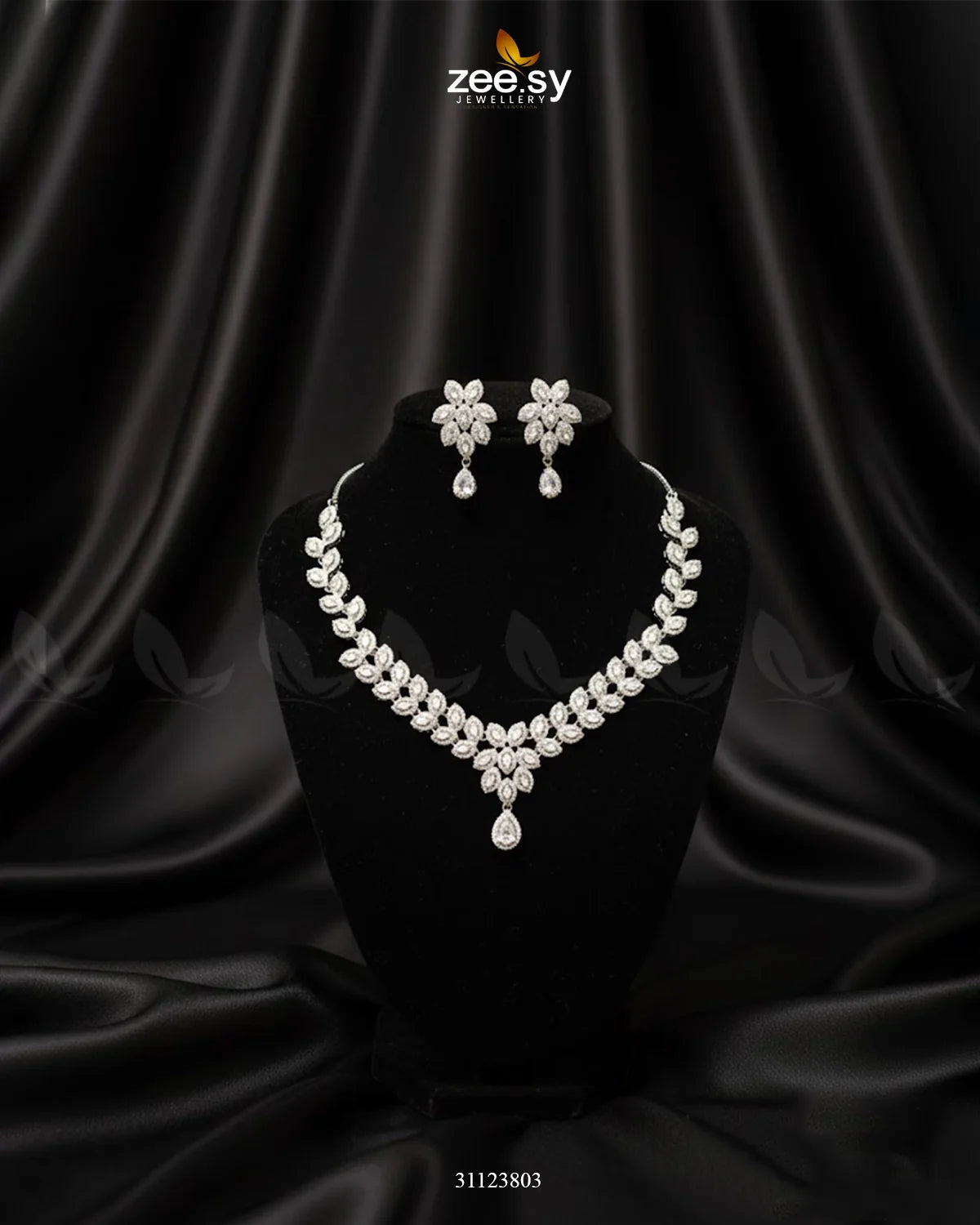 Rich Heritage Stream Necklace Set