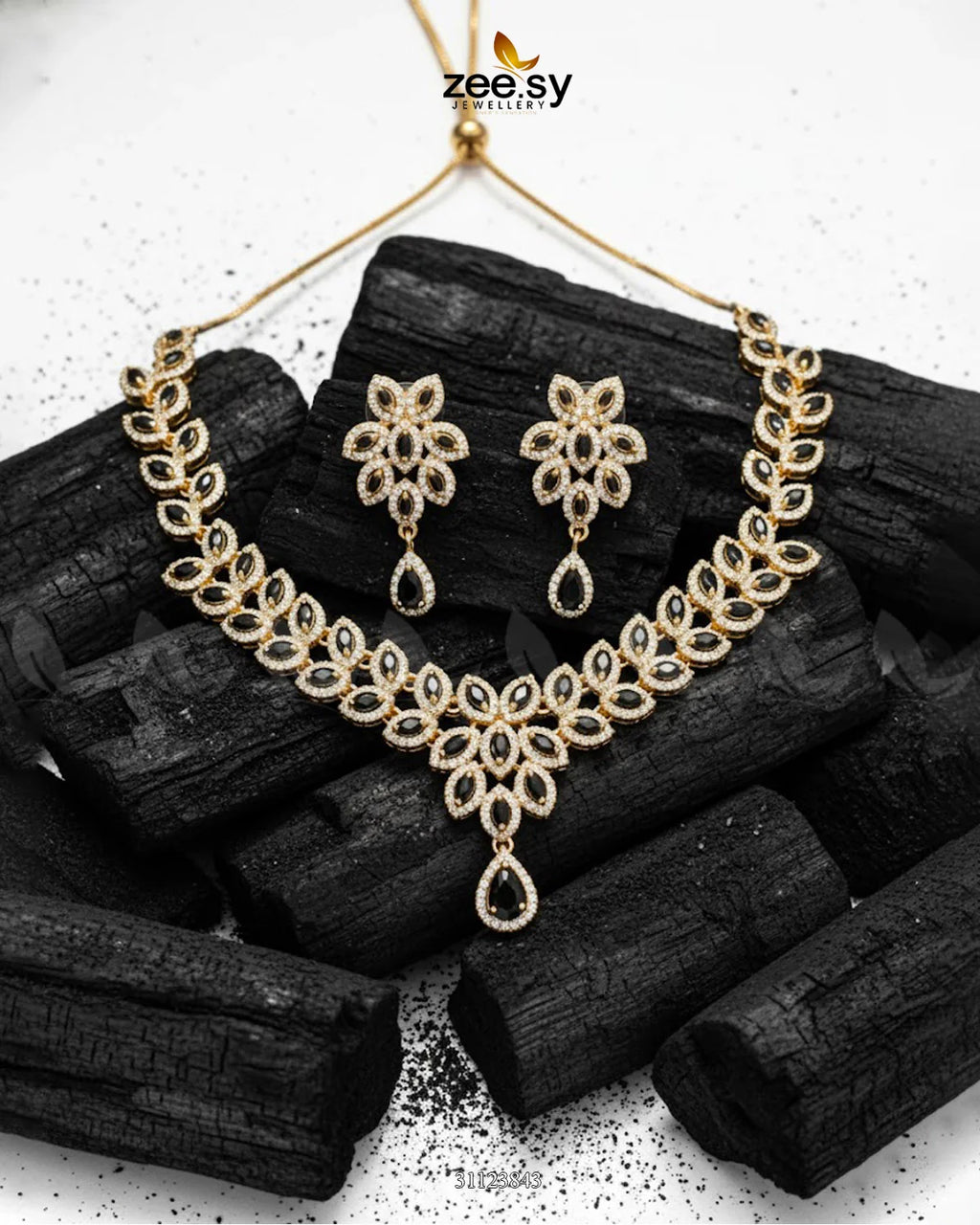 Rich Heritage Stream Necklace Set