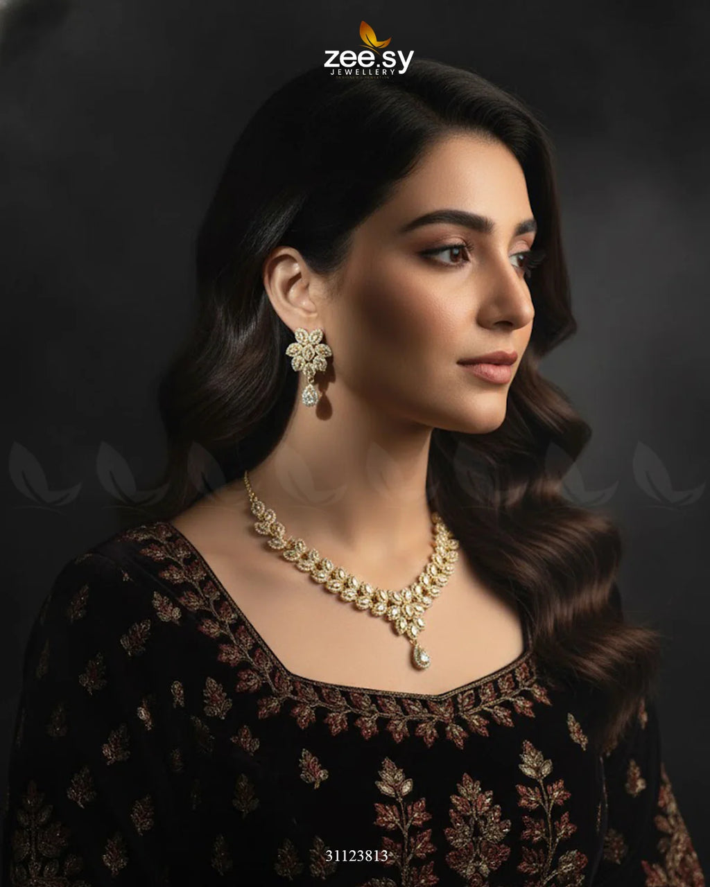 Rich Heritage Stream Necklace Set