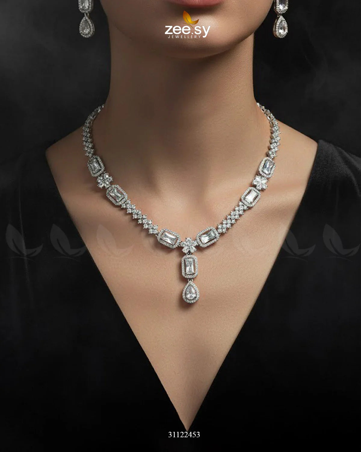 Destiny's Grand Oval Necklace Set