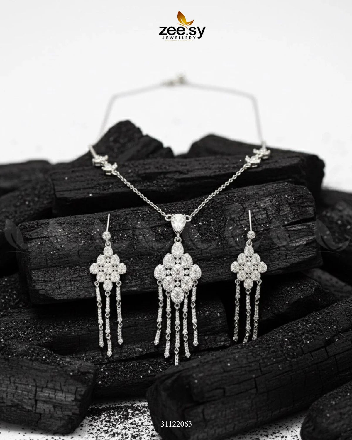 Tonel Oval Gem Wreath Necklace Set